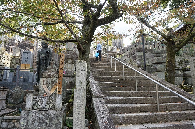 珍しい アフロ大仏 で有名に 京都 金戒光明寺の 五劫思惟阿弥陀仏 Tabizine 人生に旅心を