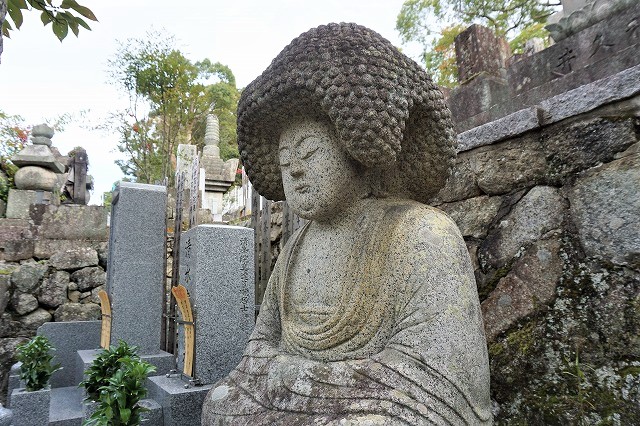 珍しい アフロ大仏 で有名に 京都 金戒光明寺の 五劫思惟阿弥陀仏 Tabizine 人生に旅心を