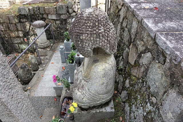 京都「アフロ大仏」斜め左上から 金戒光明寺