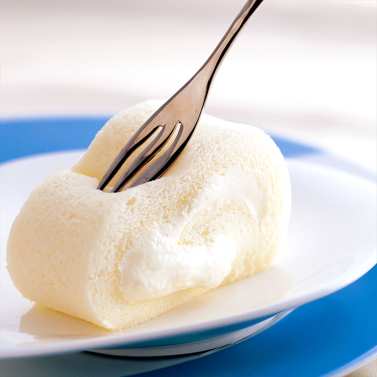 濃厚チーズクリームがたまらない 神戸とろけるチーズカヌレ Tabizine 人生に旅心を