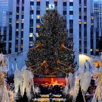 ニューヨーク ロックフェラープラザのクリスマスツリー
