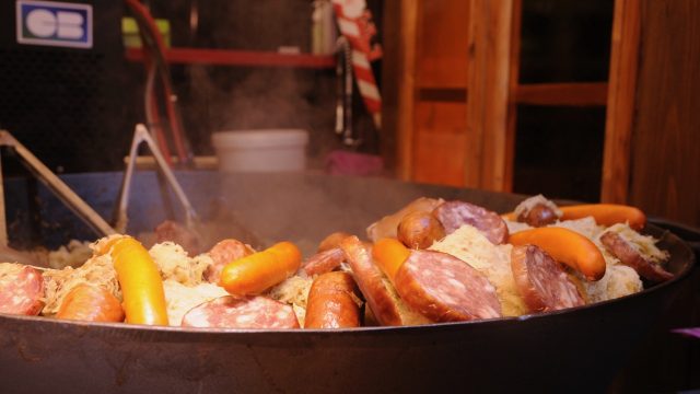 パリの新しいクリスマスシンボル シャンゼリゼ通りクリスマスマーケットがチュイルリー公園に引越し 現地ルポ Tabizine 人生に旅心を