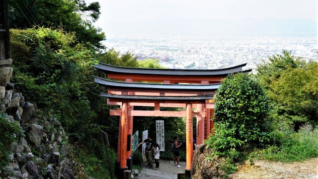 Amazon.co.jp: 交通安全ステッカー京都 伏見稲荷大社（鳥居