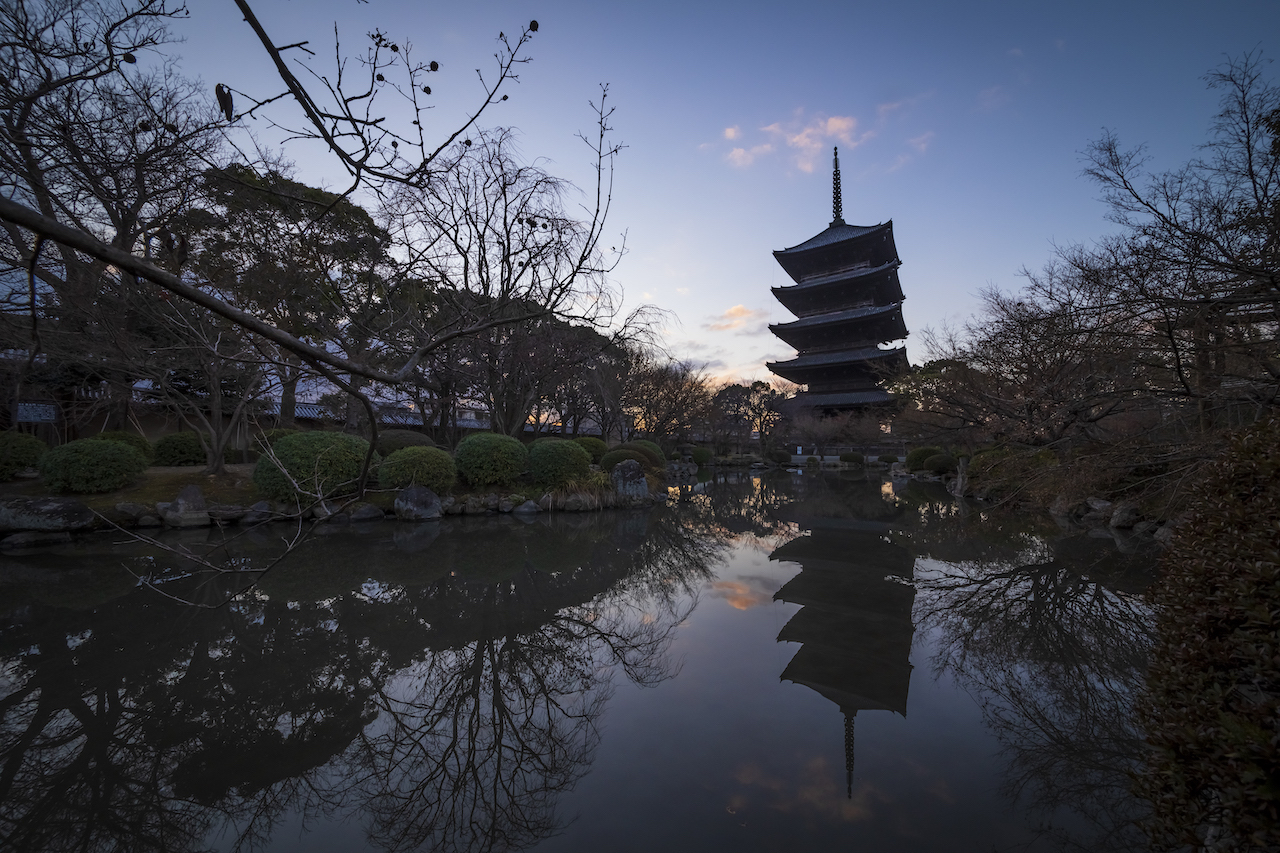 千年の都は夜明けが美しい。世界遺産「東寺」早朝特別拝観ツアー