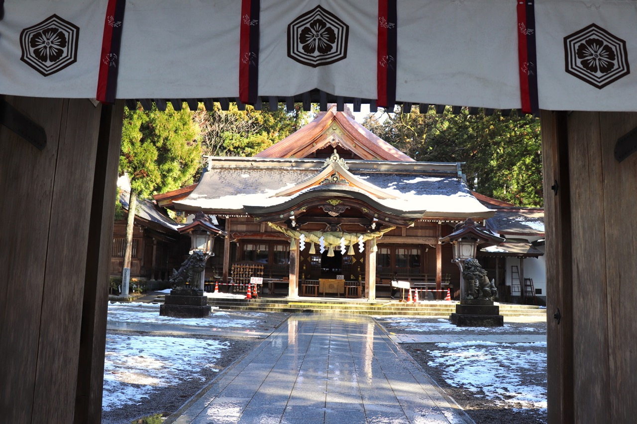 白山比咩神社の拝殿