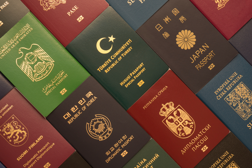 【２月２０日は旅券の日】日本のパスポート、実は5色あるって知ってた？