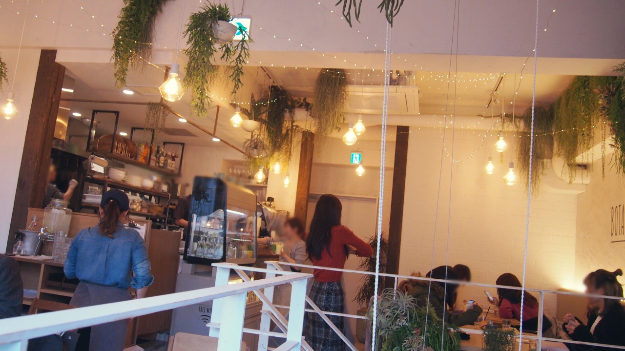 カフェ内観