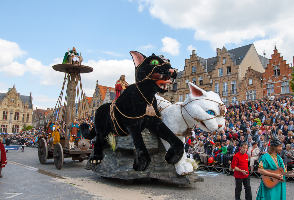 イーペル の 猫 祭り ベルギー ミニ ワッフル