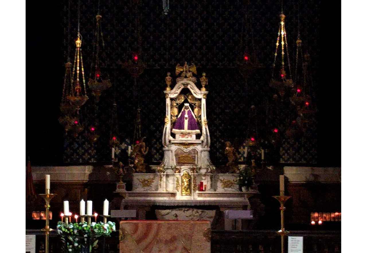 ル・ピュイ＝アン＝ヴレ(Le Puy-en-Velay)「黒い聖母像(la Vierge Noire du Puy)」