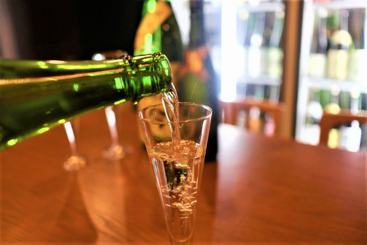 ４７都道府県の日本酒がワイングラスで飲める 日本酒バル が渋谷にオープン Tabizine 人生に旅心を