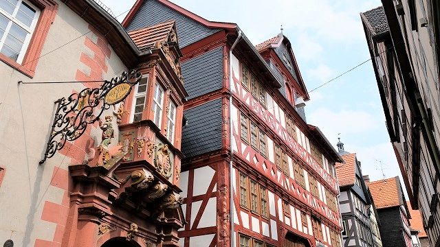 ドイツ・アルスフェルト市庁舎の陶製モデル ビクトリアン ダーク・アカドミア ドイツ】赤ずきんの故郷、アルスフェルトでとんがり屋根の市庁舎と対面