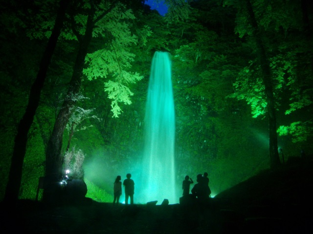 玉簾の滝ライトアップ