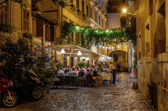 274204-04_shutterstock_789017482
