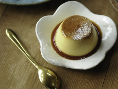 ダチョウ牧場の中のカフェ つなぐ 茶氷