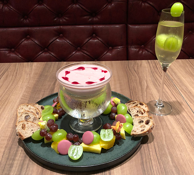 Le Bar a Vin 52 AZABU TOKYO「国産シャインマスカット入り4種フルーツ&ルビーチョコの冷製チーズフォンデュ食べ放題!」
