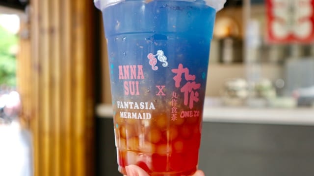 海をイメージした青色タピオカドリンクがかわいい！台北「丸作食茶」で