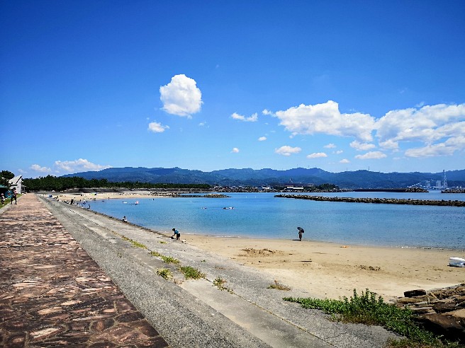 富岡海水浴場浜辺