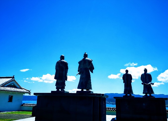 富岡城像