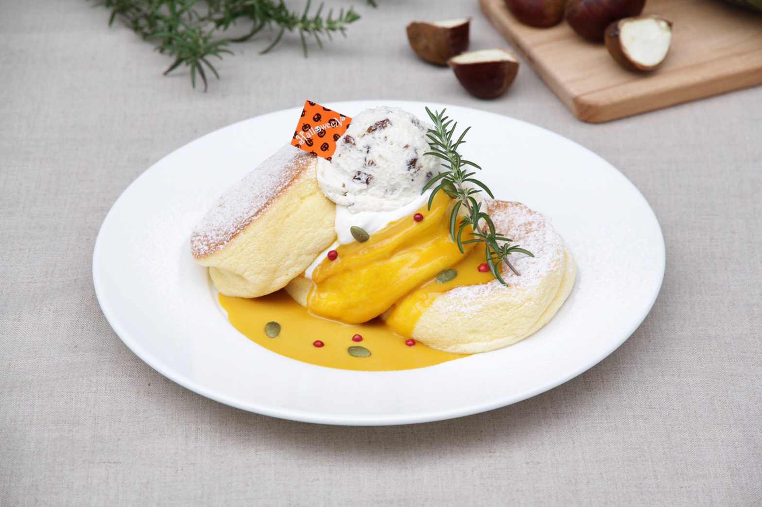 かぼちゃのパンケーキ 栗のレーズンバターのせ 全体