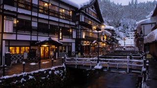 銀山温泉　雪景色