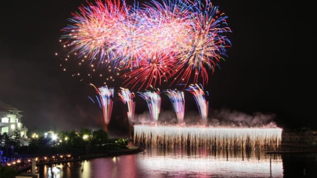 日本全国の花火大会 12月開催日順 年末の冬空に打ち上がる花火が見たい Tabizine 人生に旅心を