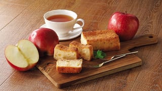クイーンズ伊勢丹「りんごとチーズのベイクドケーキ」