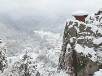 雪の山寺　納経堂