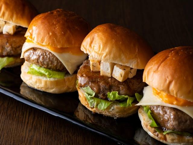 吉祥ダイニング チーズハンバーガー