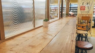 R Baker Inspired by court rosarian 西武新宿PePe店 カフェスペース