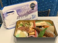 「ありがとう東海道新幹線700系弁当（記念カード付） 1,000円（税込）」