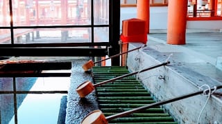 嚴島神社社殿の手水舎