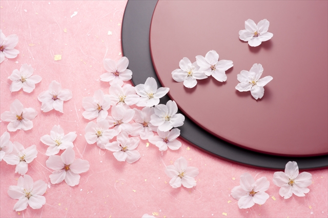 どちらがお好み 春と言えば 桜餅 関東と関西の違いは Tabizine 人生に旅心を