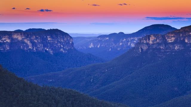 青い霧に包まれる絶景。100万ヘクタールの世界遺産「ブルー