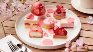 Sakura Strawberry Cake Set