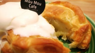 MouMou Cafeイオンモール岡山店「濃厚生クリームとスウィートポテトパイ」断面