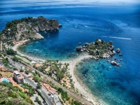 美しすぎる地中海リゾート！シチリア島の至宝タオルミーナ