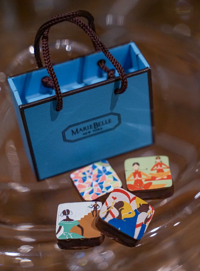 人気提案 レアルチャイルドマリベル MARIEBELLE チョコレート ブルーボックス 36個入 ショッピングバッグ付 お菓子 ギフト 