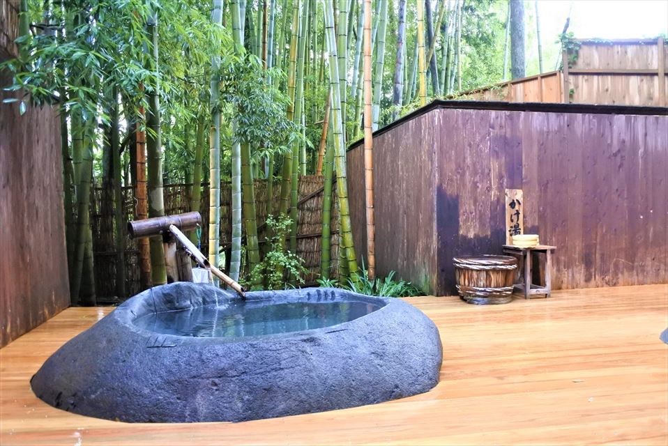 伊豆では珍しい川床のある温泉旅館 竹林に囲まれた貸切風呂も最高すぎる 湯ヶ島たつた Tabizine 人生に旅心を