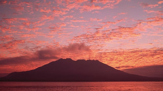 赤い桜島 352662-04a-640x360.jpg