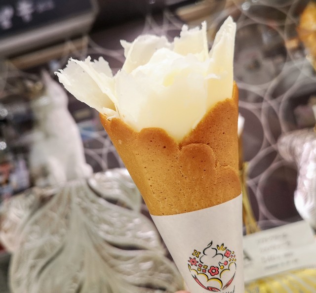 青山フロマージュ ラスパドゥーラのソフトクリーム