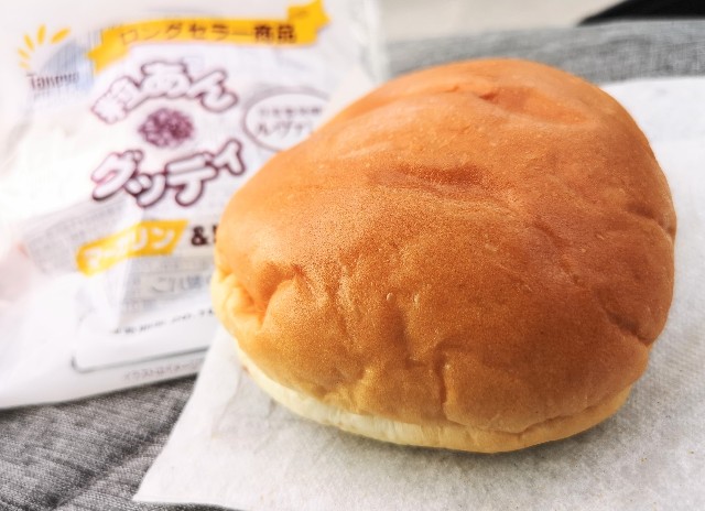 秋田県・たけや製パン「粒あんグッディ」