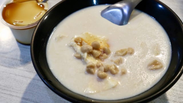 台北101近くのローカル商店街で豆腐スイーツを楽しめる「藤香厚工豆花