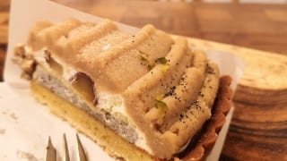東京・阿佐ヶ谷「ハチカフェ阿佐ヶ谷店」11月限定黒ごまろんタルト2