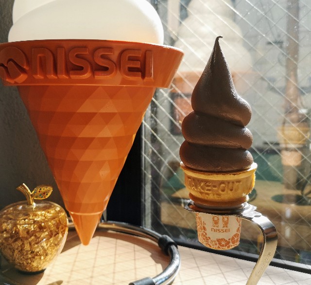 熊本県・下通り・熊本ソフトクリーム「LIB CAFE」12月末限定フレーバーチョコレート（レギュラーサイズ）