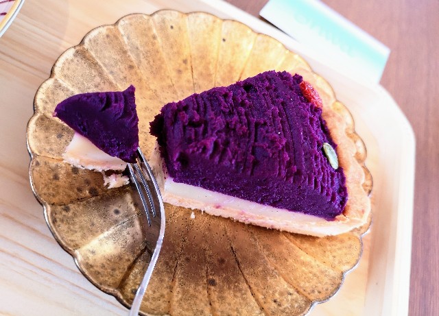 奈良県奈良市・カフェ「onwa」紫芋のタルト