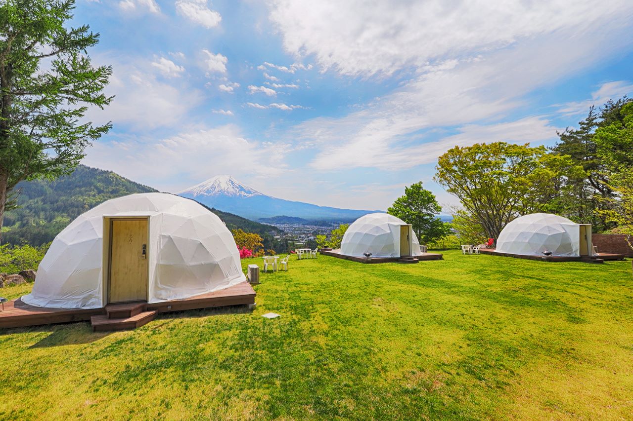 富士山を臨む絶景グランピングの新客室がオープン！「杓子山ゲートウェイキャンプ」