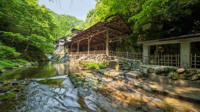 希少価値！全国の混浴温泉】清流に癒やされる天然岩風呂 作並温泉鷹泉