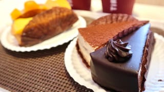 ティラミスとブルーベリーチョコレートケーキ