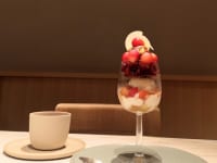 東京都・銀座「ビューティーコネクション銀座 フルーツサロン」さくらんぼのフルコース（3rd Plate パフェ）紅茶とパフェ