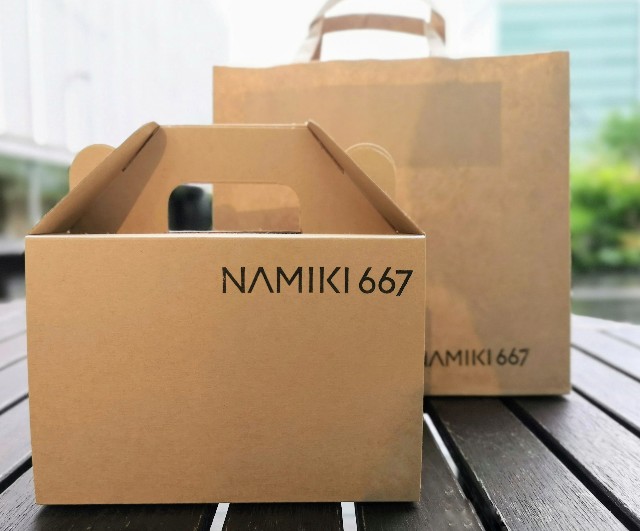 東京都中央区・「NAMIKI667」銀座のシュークリーム（テイクアウトボックス）
